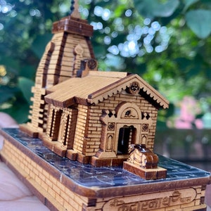 Kedarnath temple wooden miniature, Indian pilgrimage model, lord shiva Adi yogi abode, Hindu religion, wooden model, image 3