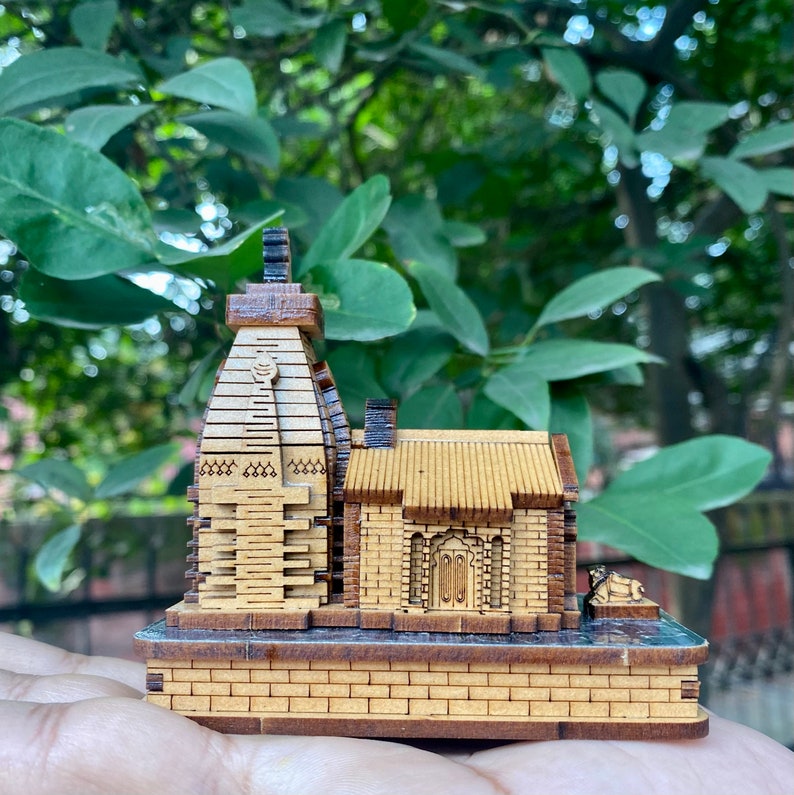 Kedarnath temple wooden miniature, Indian pilgrimage model, lord shiva Adi yogi abode, Hindu religion, wooden model, image 4