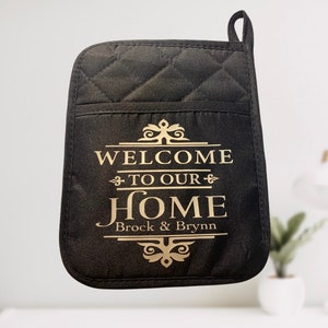 Guante de horno personalizado personalizado con nombre. Nuevo regalo de hogar negro y dorado