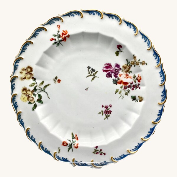 Chelsea Gold Anchor Period Porcelain Dessert Plate, circa 1765