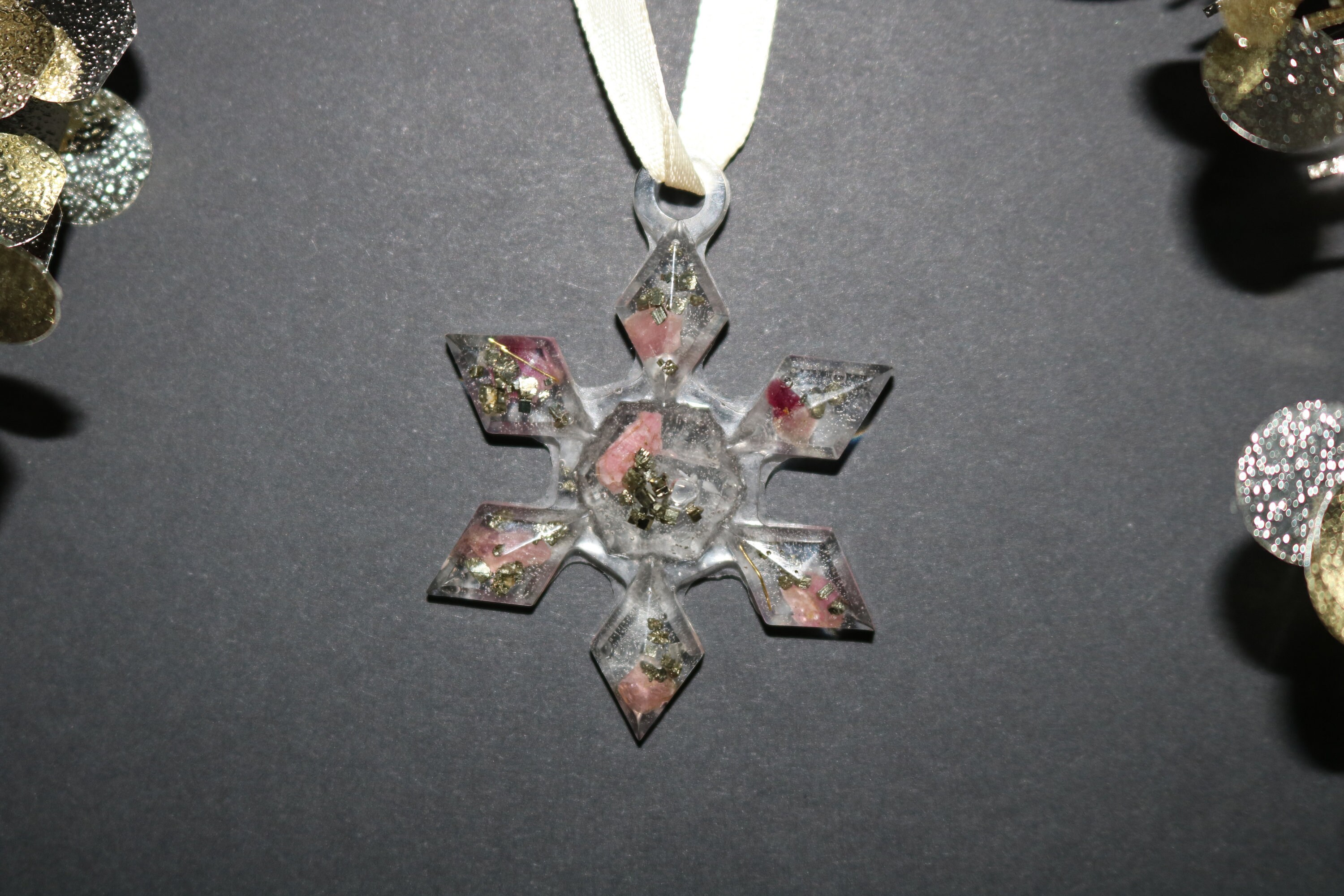 Flocon d'orgonite de Noël Rhodochrosite