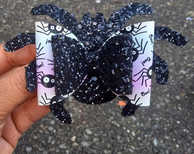 Big Spider Glitter Hair Bow-Large Skunky Spider-Rainbow Toddler Bow-Scary-Cat-pooky-Trick or Treat Hair Bow-Halloween party-Toddler