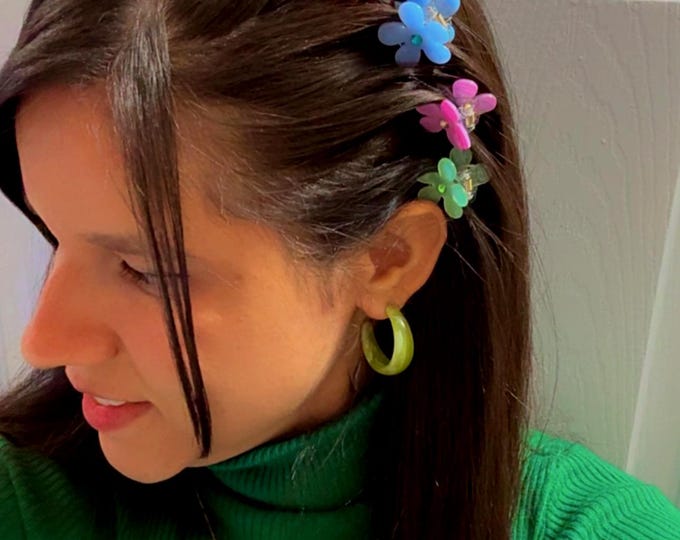 Small Flowers Pastel Colors  Hair Clips- Plastic Hawaiian Summer Acetate
