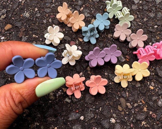 Mini Daisy Hair Claw Clips: Colorful Acetate Flower Clips