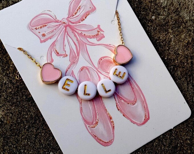 Collar con nombre personalizado: Corazón rosa, acero inoxidable dorado, joyería de cuentas