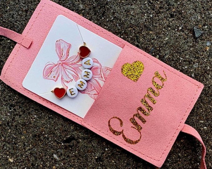 Collar con nombre personalizado: Corazón rosa, acero inoxidable dorado, joyería de cuentas