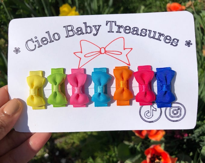 Set of 7 Small Grosgrain Baby Bows: No-Slip Snap Clips