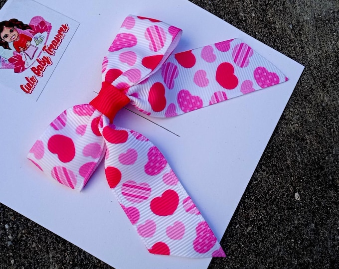 Hair Bow White with Cute Pink Hearts-Valentine Day-Small Hair Bow-Clips Love-Pink-Birthday Accessories for Girl-kisses Toddler Hair Bow