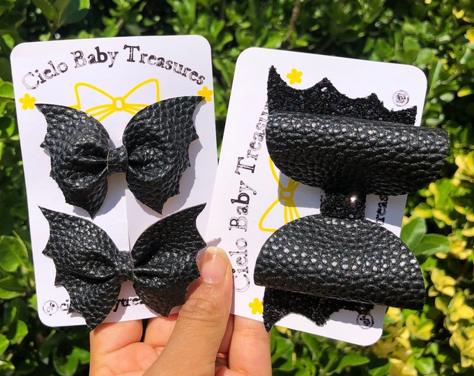Black Glitter Bat Hair Bow: Spooky Halloween Bow