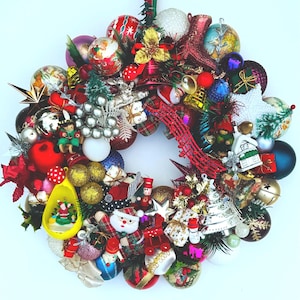 Retro Christmas wreath, upcycled Christmas decorations, vintage wreaths for front door, gift for xmas, Decembergift, colourful xmas wreath.