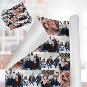 K&ouml;nnte beinhalten: Ein Geschenkpapier mit einer Collage aus Familienfotos. Die Fotos zeigen verschiedene Personen, darunter Kinder, Erwachsene und Senioren. Die Fotos sind in einem Raster angeordnet und farbig gedruckt.