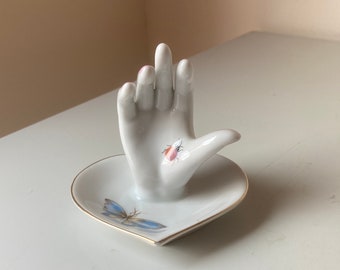 Vintage Irice Japan Heart-Shaped Porcelain Ring Dish with Raised Hand – 1950s Jewelry Holder