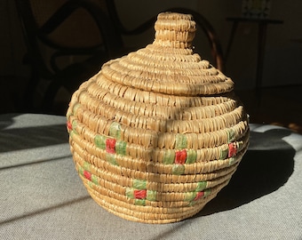 Handwoven Lidded Basket with Colorful Dyed Accents – Vintage Coiled Straw Basket - Possibly Southeast Alaska or Canadian Indigenous