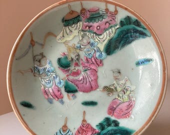 19th Century Qing - Chinese Celadon Glazed Famille Rose Porcelain Dish - Figural Scene - 6&quot; Plate