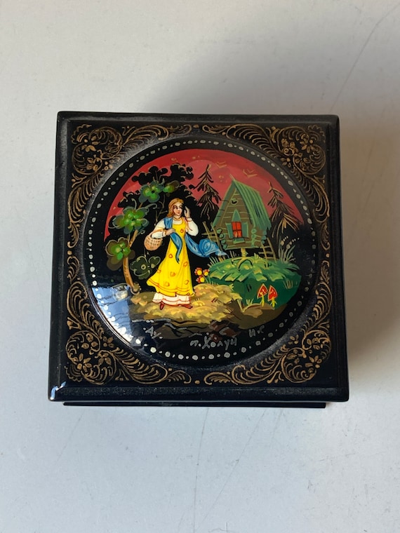 Vintage Russian Black Lacquer Trinket Jewelry Box