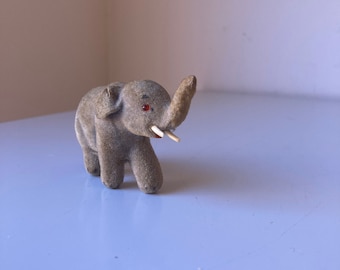 Juguete vintage de elefante flocado de Max Carl, original de la marca MC de Alemania Occidental, figura de mediados de siglo.