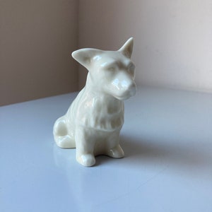 Belleek Irish Porcelain Scottie Dog – Vintage Scottish Terrier Figurine (1965–1980)