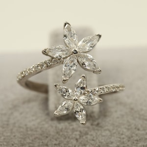 White Flower Silver Ring