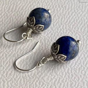 Lapis Lazuli örhängen: Sterlingsilver, oxiderad blomkåpa bild 3