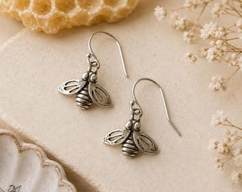 Pendientes colgantes de abeja de plata de ley, joyería inspirada en la naturaleza.