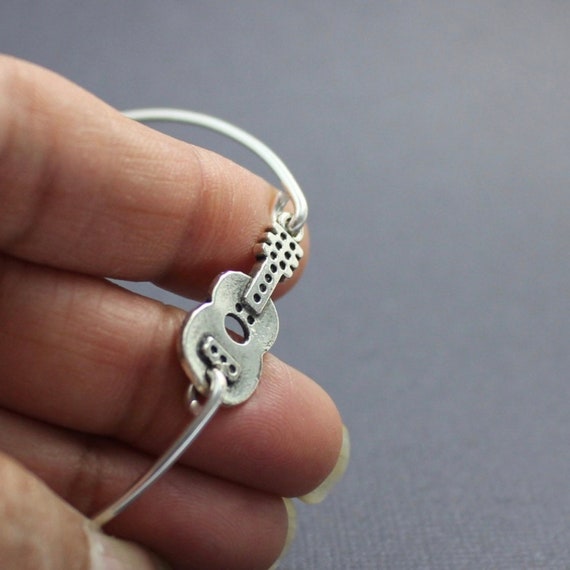 Joielavie Bracciale Rigido Donna In Acciaio Inox Lucidato Con Dettaglio Chitarra – Diametro 61 Mm