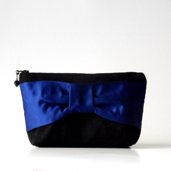 Pochette Mini Trench noire noire noeud soie bleu nuit