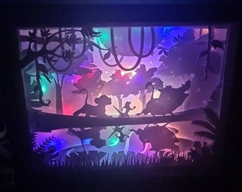 Marco de luz - 24,5x19,5 cm - El Rey León - Caja de luz - Marco decorativo - Luces multicolor - Regalo - Niño - Dormitorio - Cumpleaños