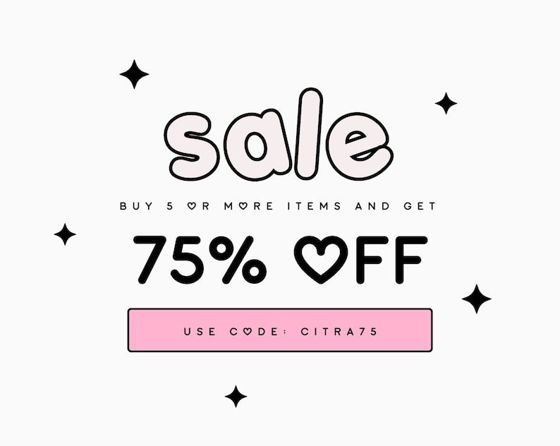 Pu&ograve; includere: Una grafica di vendita rosa e bianca con la parola "sale" in un font a bolle. Il testo "BUY 5 OR MORE ITEMS AND GET 75% OFF" &egrave; sotto la parola "sale". Un pulsante rosa con il testo "USE CODE: CITRA75" &egrave; sotto il testo di sconto. La grafica &egrave; decorata con stelle nere.