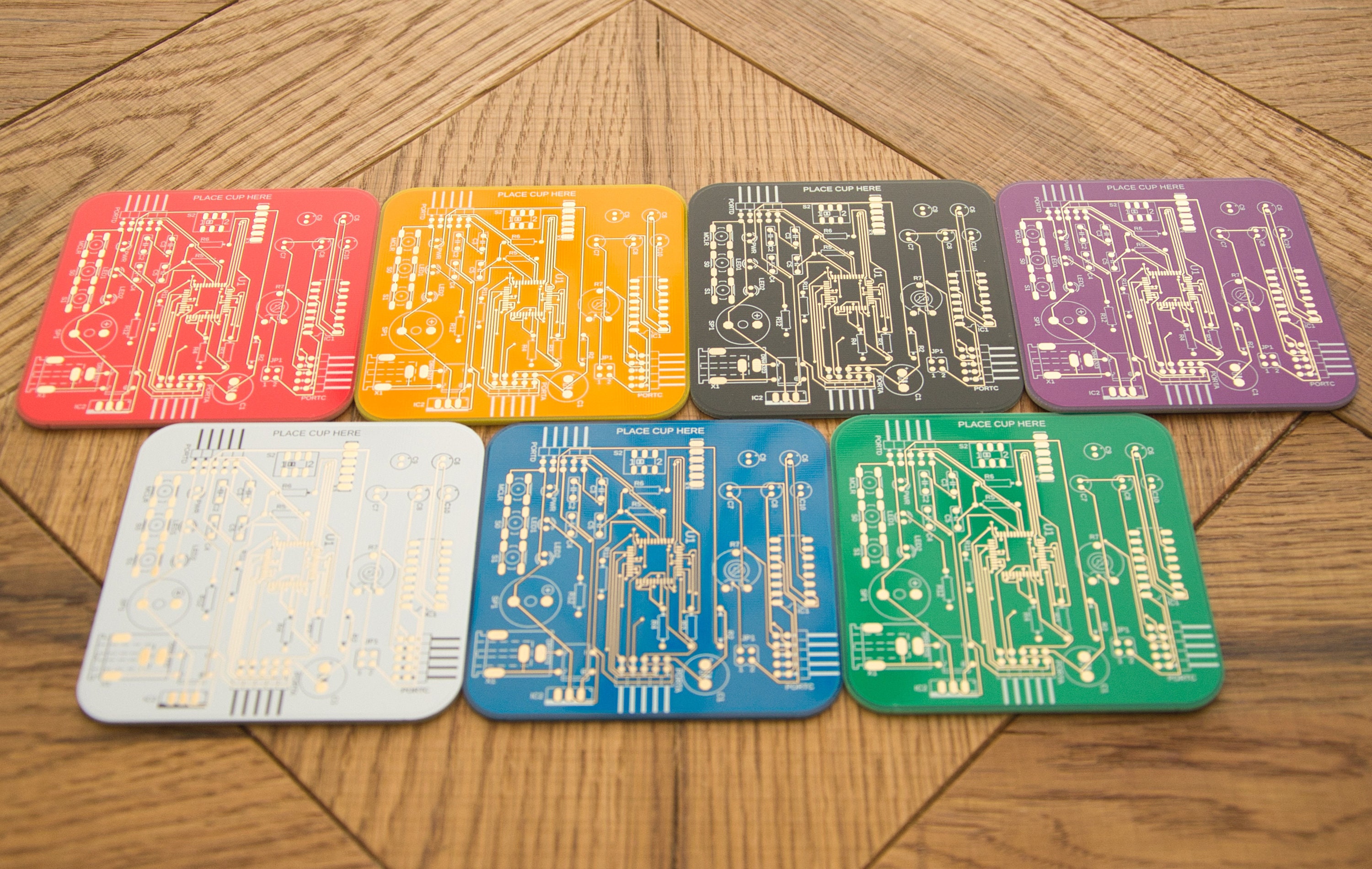 Coasters for Drinks in PCB-Design White Coasters Decor with Immersion Gold  Circuit Board Coasters for Coffee Table Gamer Bar Office Cute Stuff for  Boyfriend Geeky Engineer Dad Men (2 x White/Pack) 