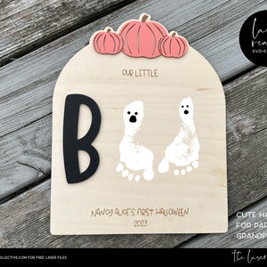 Nosso arquivo laser de pegadas Little Boo - arquivo laser de Halloween - arquivo laser de bebê - SVG pronto para laser para sinal de bebê - arquivo laser de pegadas de bebê