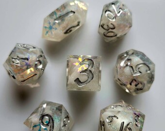 Chrome Blizzard - Dés 7 pièces Sharp Edge, Fait main, Jeu de dés en résine, Donjon et Dragons, Cadeaux DnD