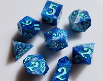 Ocean Spray- 8 pièces Sharp Edge Dice, Handmade, Resin Dice Set, Dungeon and Dragons, Rpg Dice, Ocean Dice, Sea Dice