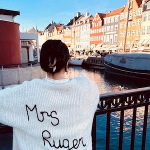 SEND IN SERVICE Personalised bride wedding cardigan hand embroidered, just married wedding cardigan, gift for bride image 4
