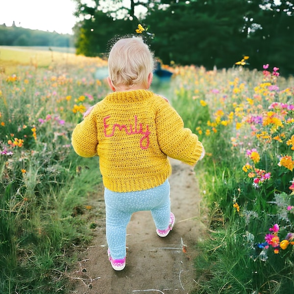 Gepersonaliseerde naam gebreide baby vest, pasgeboren-7 jaar geborduurde naam vest, gepersonaliseerd babycadeau, peuter verjaardagscadeau,