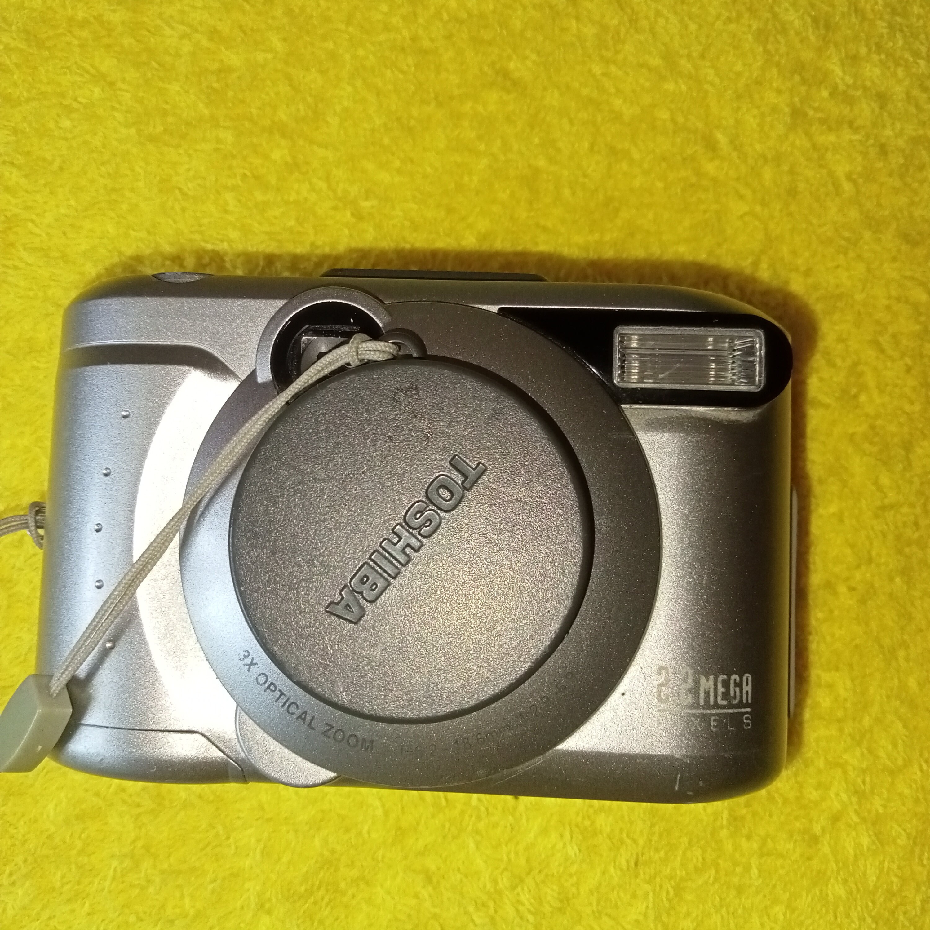 Working Digital Camera Toshiba PDR-M25, Vintage Stylish Camera