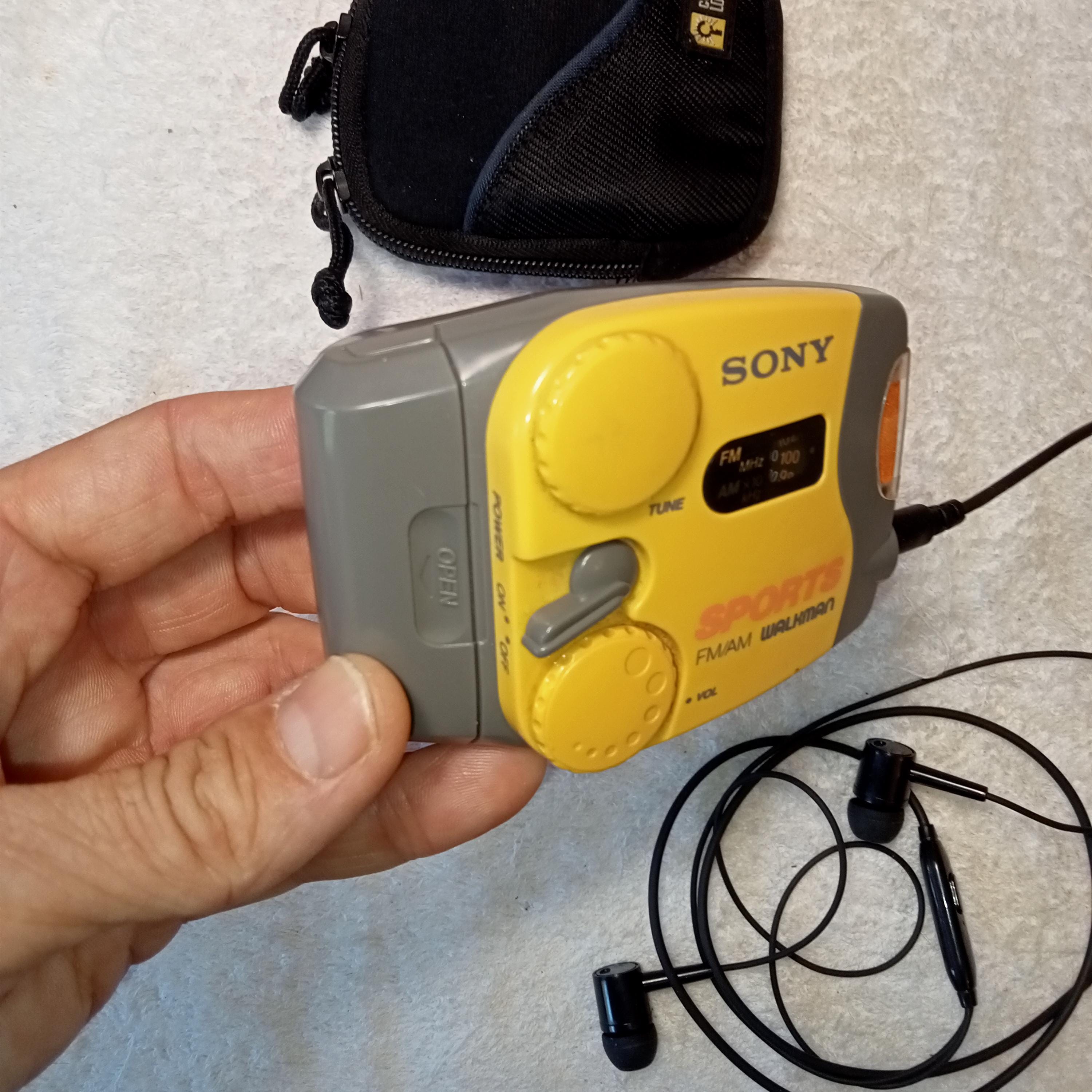 Working Yellow Sony SRF-88 Sports Walkman Radio With AM/FM Tuner