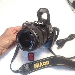 Tested Nikon D40 DSLR + Nikkor AF-S DX 18-55mm F3.5-5.6 ,Japan,battery, memory card, stylish camera