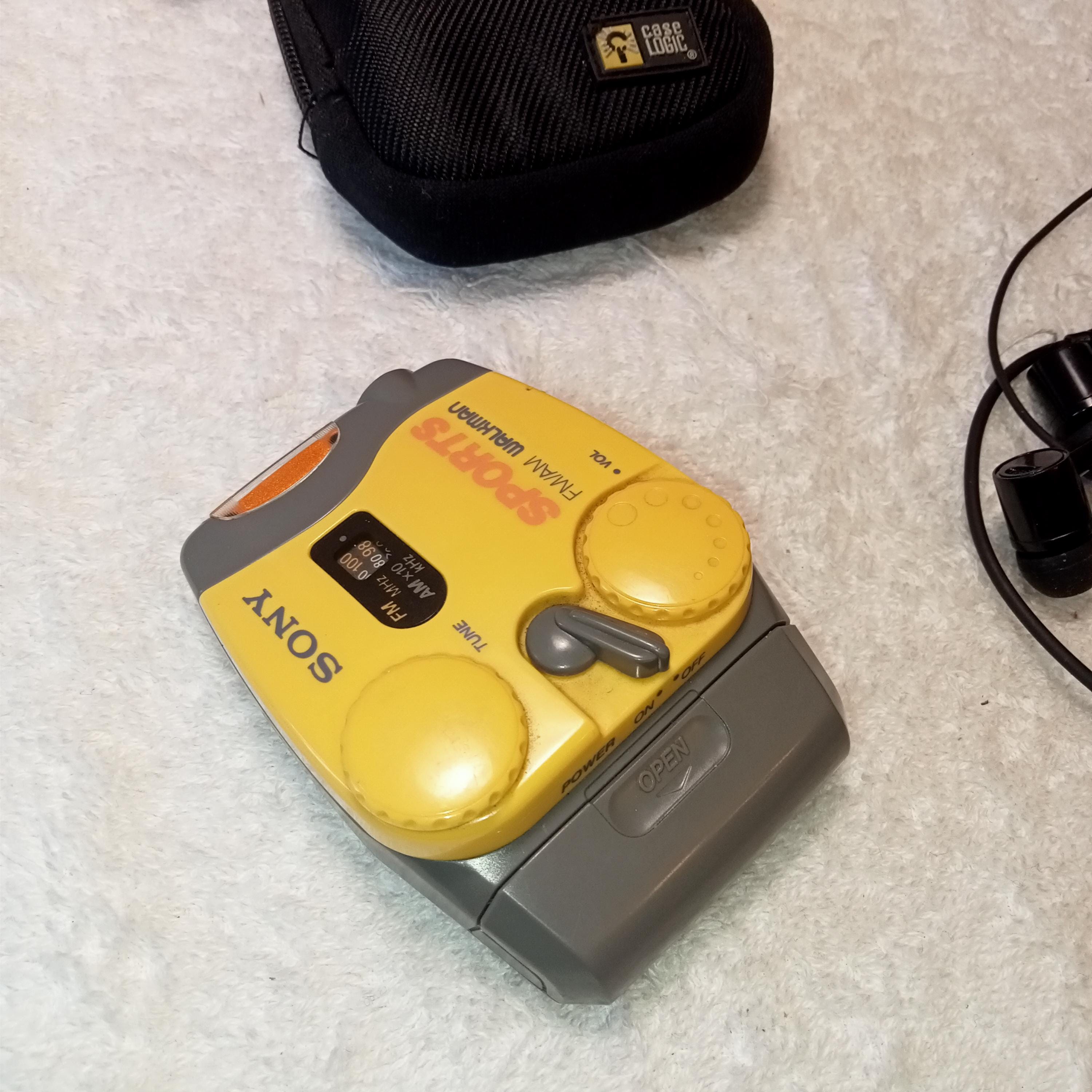 Working Yellow Sony SRF-88 Sports Walkman Radio With AM/FM Tuner