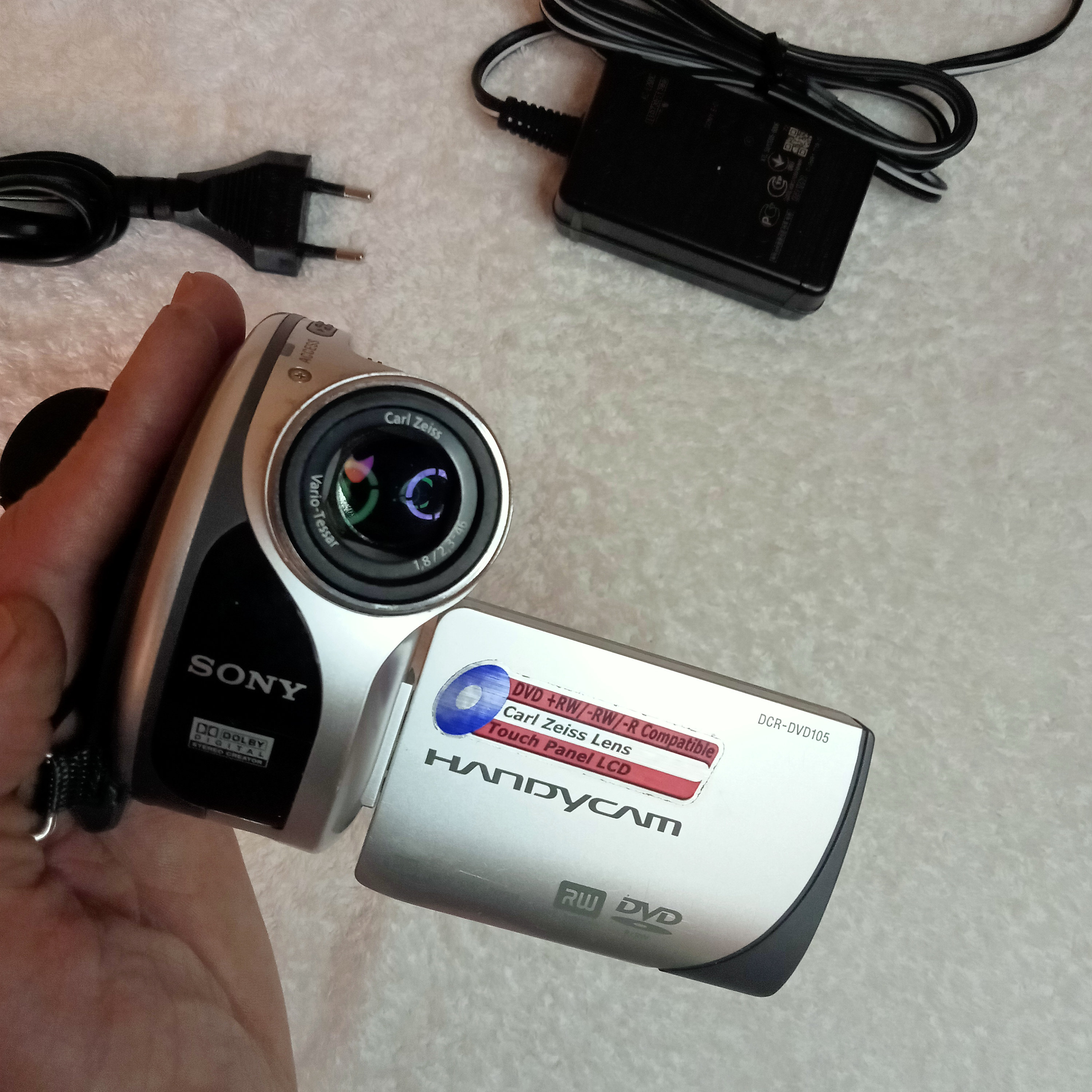 Video Camera Sony DCR-DVD105, Working Condition, Handycam, Carl