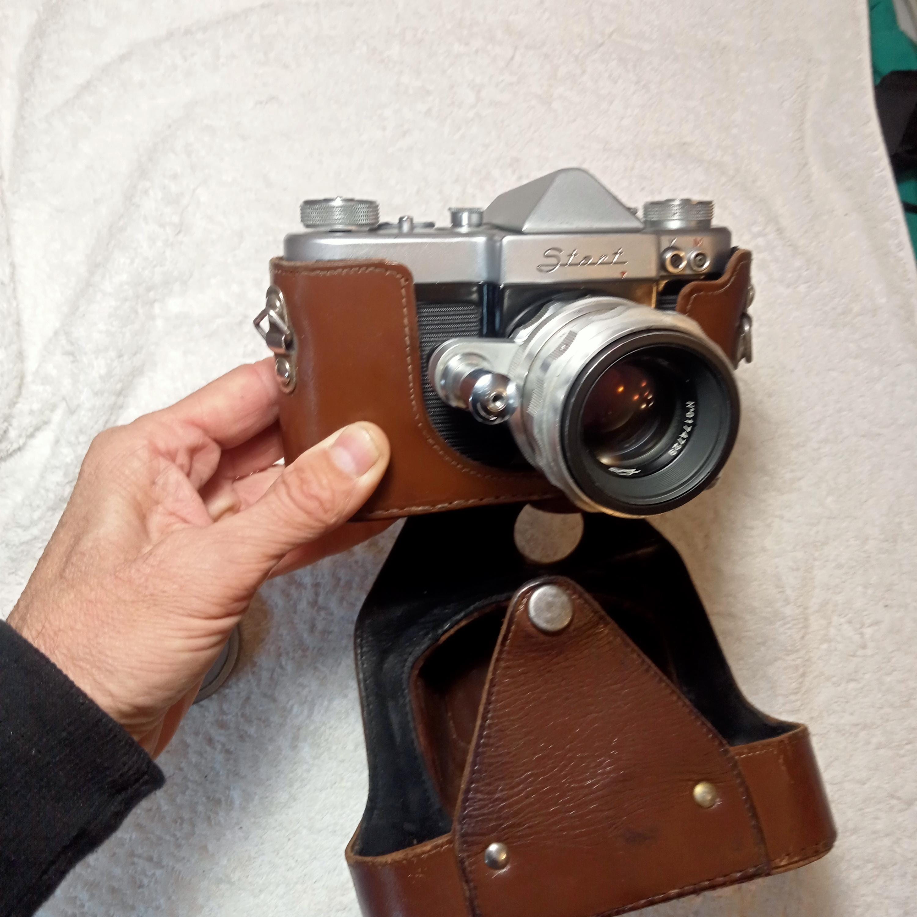 動作する希少なソビエト製カメラ Start、35 mm レンズ Helios-44 USSR