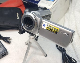 SONY ハンディカム DCR-SX22E ビデオカメラ ソニー Sony DCR-SX22E Handycam Camcorder SD Video Camera Compact Digital