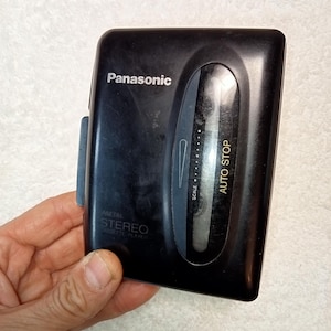 Panasonic RQ-P30 funktionierender Kassettenspieler, Sette-Player, tragbarer Kassettenspieler, Vintage-Player, Auto-Stopp-Systeme