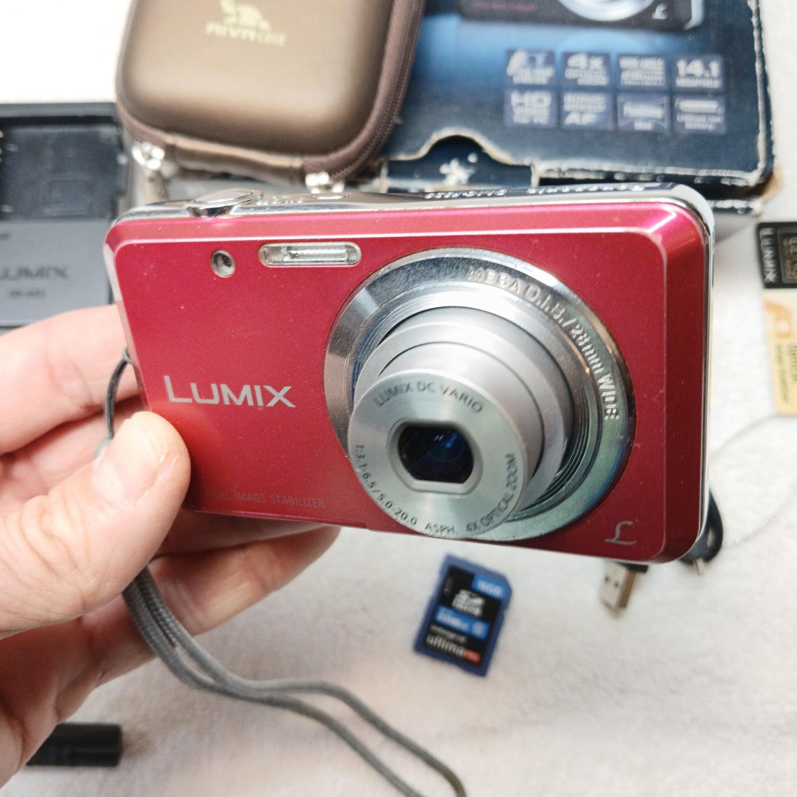 Panasonic Lumix DMC-FS28, foto 1 di 5