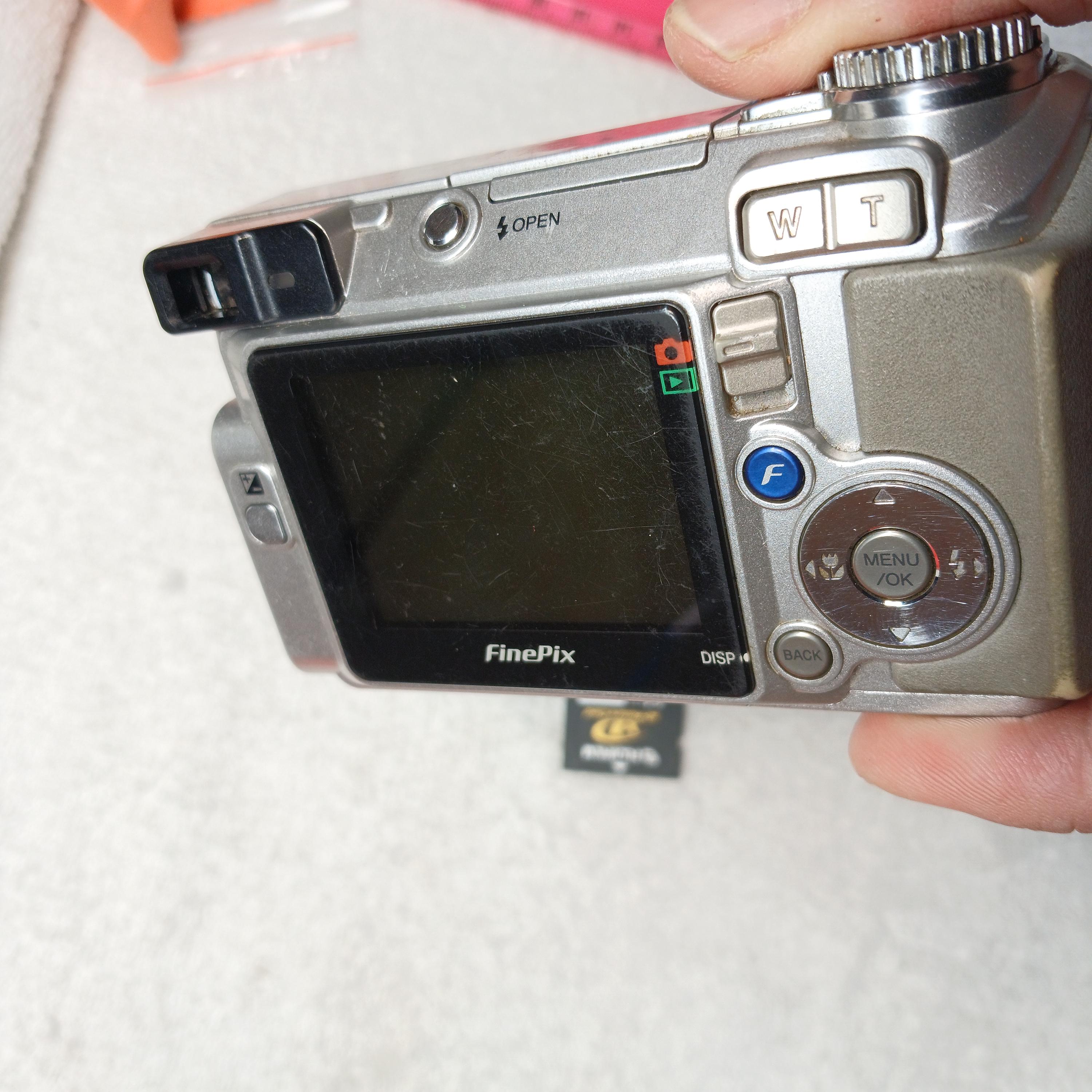 Working Vintage Fujifilm Finepix E500 Digital Camera – Y2K