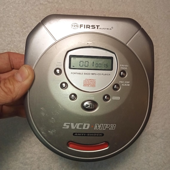 動作するヴィンテージCDプレーヤー、初代FA 2060、MP3/CDレトロ