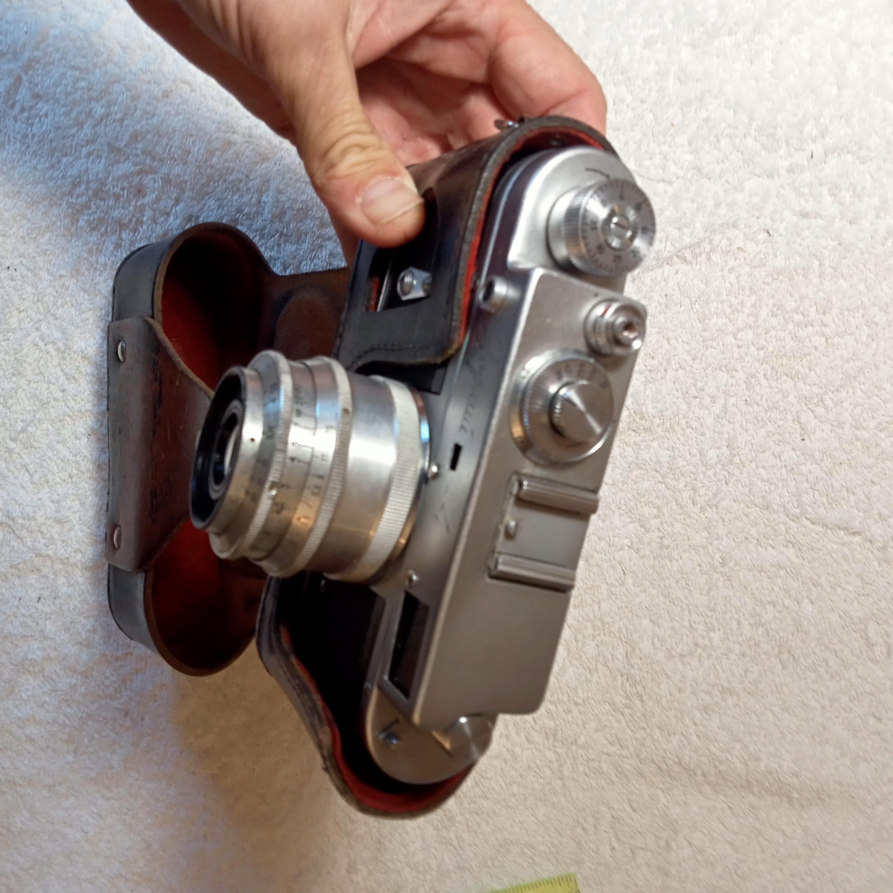 動作するソビエト製のビンテージフィルムカメラ Zorki-4、Industar-50