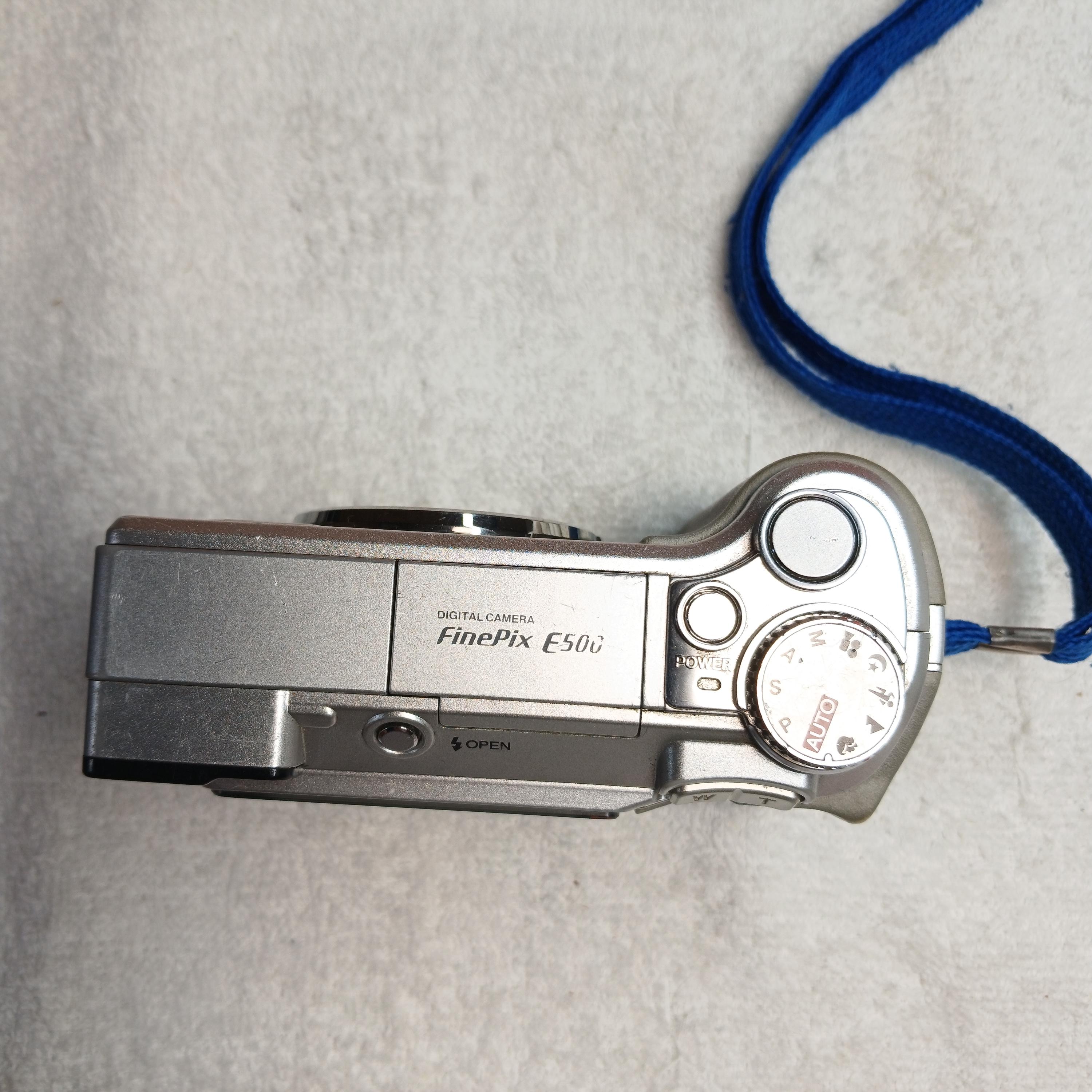 Working Vintage Fujifilm Finepix E500 Digital Camera – Y2K