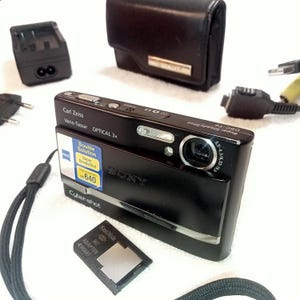 Working digital camera Sony Cybershot DSC-T9, 3x optical zoom, 6.1 MP, Carl Zeiss Optics, Japan, metal camera,stylish camera,no battery