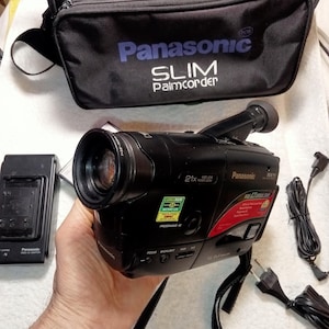 Cámara de vídeo Panasonic NV-RX11EN, VHS-C, zoom 140x, cargador, cable, casete, bolsa, elegante videocámara vintage, probada