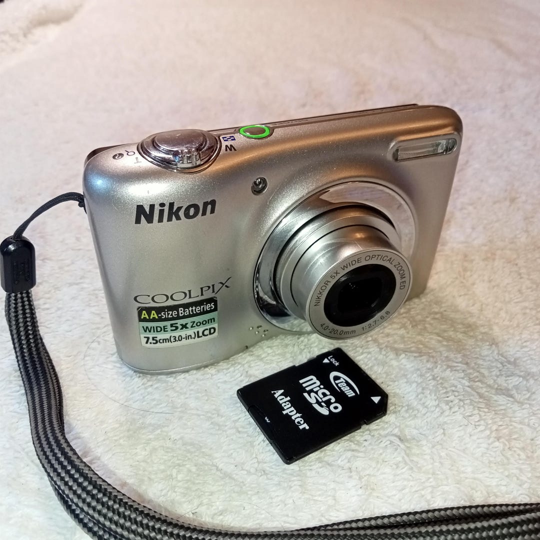 Silver Working Camera Nikon Coolpix L25, 10.1 MP With 5x Optical